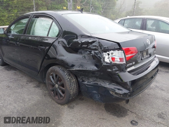 2015 Volkswagen Jetta SE with VIN 3VWD17AJ0FM253692, listed as a IAAI auction lot 42269625 with 133,143 mi miles and . Bid and sale history available at DreamBid. Image 6.