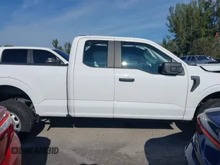 2022 Ford F-150 XL z VIN 1FTFX1E54NKD86627, wystawiony jako IAAI lot #41362024 z przebiegiem 32 712 mil mil oraz . Historia ofert i sprzedaży dostępna na DreamBid. Obrazek 13.