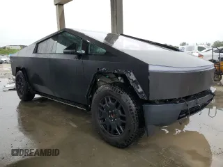 2024 Tesla Cybertruck z VIN 7G2CEHED2RA003418, wystawiony jako Copart lot #83414924 z przebiegiem Nie podano mil oraz Nie do naprawy • Non repairable. Historia ofert i sprzedaży dostępna na DreamBid. Obrazek 4.
