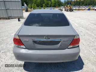 2005 Toyota Camry STD z VIN 4T1BE32K05U406365, wystawiony jako Copart lot #58035155 z przebiegiem 283 788 mil mil oraz Czysty tytuł • Clean title. Historia ofert i sprzedaży dostępna na DreamBid. Obrazek 6.