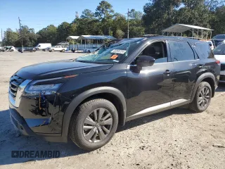 2024 Nissan Pathfinder S z VIN 5N1DR3AC0RC235992, wystawiony jako Copart lot #82095724 z przebiegiem Nie podano mil oraz Szkoda całkowita • Salvage title. Historia ofert i sprzedaży dostępna na DreamBid. Obrazek 1.