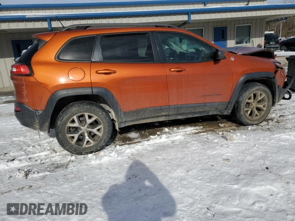 2015 Jeep Cherokee Trailhawk z VIN 1C4PJMBB1FW779321, wystawiony jako Copart lot #89139885 z przebiegiem 102 022 mil mil oraz Szkoda całkowita • Salvage title. Historia ofert i sprzedaży dostępna na DreamBid. Obrazek 3.