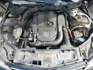 2014 Mercedes-Benz C 250 Sport z VIN WDDGF4HB1EA933844, wystawiony jako Copart lot #56911155 z przebiegiem 228 015 mil mil oraz Szkoda całkowita • Salvage title. Historia ofert i sprzedaży dostępna na DreamBid. Obrazek 11.