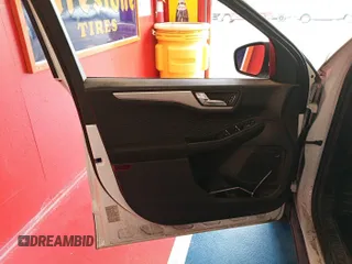 2020 Ford Escape SE z VIN 1FMCU9G68LUB45067, wystawiony jako IAAI lot #42575848 z przebiegiem 68 313 mil mil oraz . Historia ofert i sprzedaży dostępna na DreamBid. Obrazek 22.
