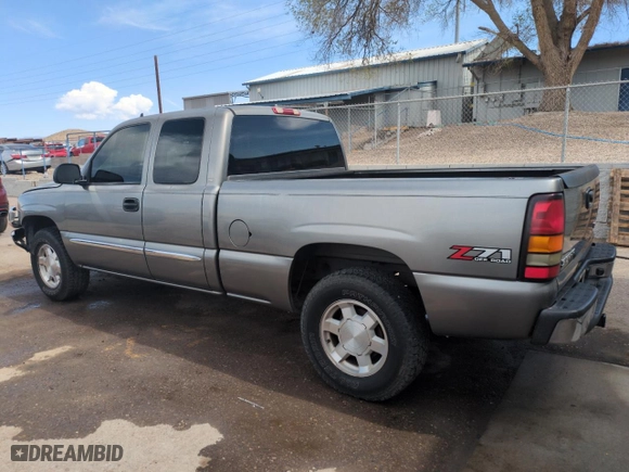 2006 GMC Sierra 1500 SLE1 with VIN 1GTEK19B96Z218114, listed as a Copart auction lot 50957945 with 195,854 mi miles and Salvage Title. Bid and sale history available at carsss.com. Image 2.