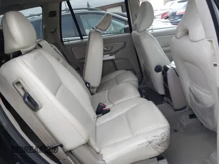 2005 Volvo XC90 with VIN YV1CZ911651158000, listed as a IAAI auction lot 41533126 with 158,926 mi miles and . Bid and sale history available at DreamBid. Image 8.