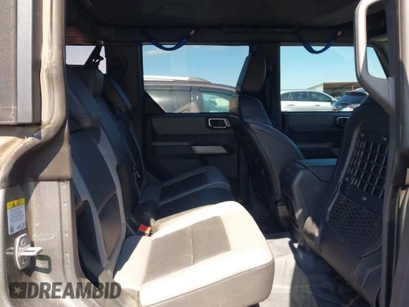2022 Ford Bronco with VIN 1FMDE5BH9NLB87372, listed as a IAAI auction lot 42178135 with 71,585 mi miles and . Bid and sale history available at DreamBid. Image 8.