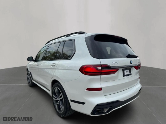 2020 BMW X7 xDrive40i with VIN 5UXCW2C04L9C21489, listed as a Copart auction lot 55080015 with 86,038 mi miles and Clean Title. Bid and sale history available at carsss.com. Image 3.