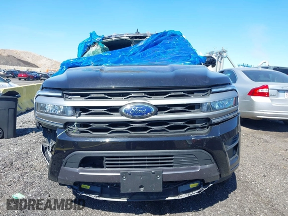 2024 Ford Expedition XLT z VIN 1FMJU1J84REA35560, wystawiony jako IAAI lot #42266211 z przebiegiem 21 950 mil mil oraz . Historia ofert i sprzedaży dostępna na DreamBid. Obrazek 12.