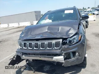 2023 Jeep Compass Latitude z VIN 3C4NJDBN7PT533642, wystawiony jako IAAI lot #42473847 z przebiegiem 34 589 mil mil oraz . Historia ofert i sprzedaży dostępna na DreamBid. Obrazek 11.