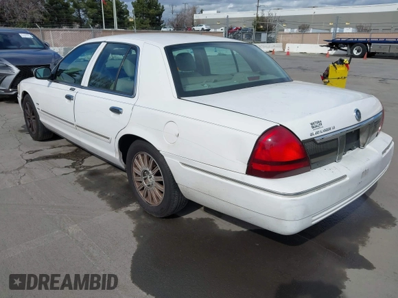 2010 Mercury Grand Marquis LS z VIN 2MEBM7FV4AX618013, wystawiony jako IAAI lot #41652851 z przebiegiem 281 919 mil mil oraz . Historia ofert i sprzedaży dostępna na DreamBid. Obrazek 3.