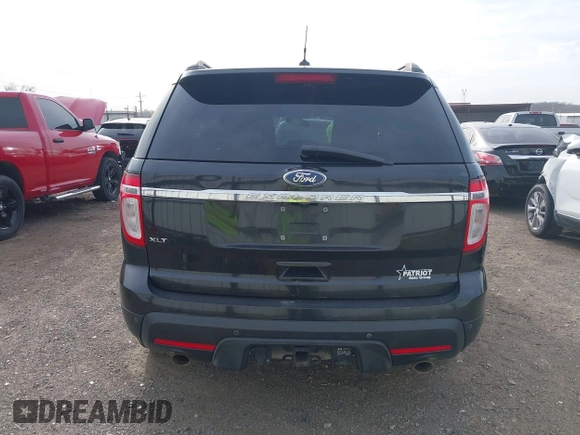 2011 Ford Explorer XLT with VIN 1FMHK7D86BGA01438, listed as a IAAI auction lot 41822223 with 207,521 mi miles and . Bid and sale history available at carsss.com. Image 17.