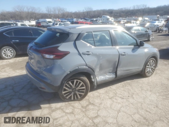2024 Nissan Kicks SV with VIN 3N1CP5CVXRL554615, listed as a Copart auction lot 44043855 with 2,214 mi miles and Salvage Title. Bid and sale history available at carsss.com. Image 3.