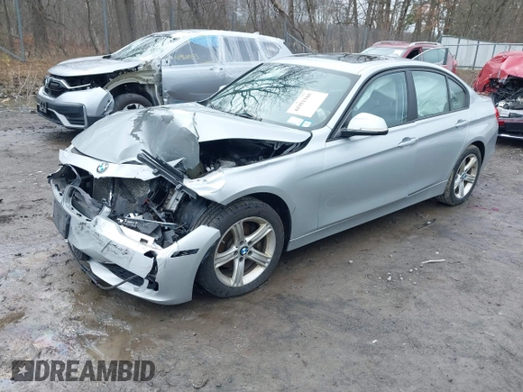 2013 BMW 3 Series 328i xDrive with VIN WBA3B5C59DF595961, listed as a IAAI auction lot 41951160 with 111,517 mi miles. Bid and sale history available at carsss.com. Image 17.