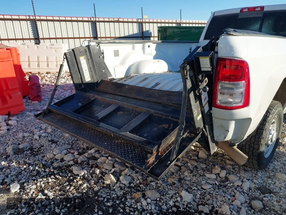 2023 Ram 2500 Tradesman with VIN 3C6UR5HL4PG506690, listed as a IAAI auction lot 41065565 with 72,435 mi miles. Bid and sale history available at carsss.com. Image 6.