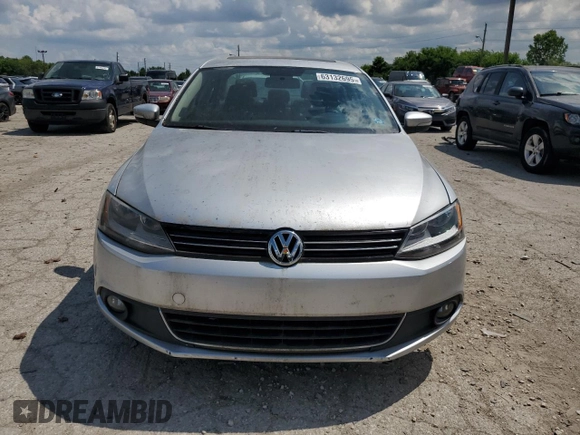 2013 Volkswagen Jetta TDI w/Premium with VIN 3VWLL7AJ4DM385387, listed as a Copart auction lot 63132695 with 132,468 mi miles and Clean title. Bid and sale history available at DreamBid. Image 5.