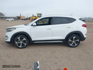 2017 Hyundai Tucson Value with VIN KM8J33A22HU493631, listed as a IAAI auction lot 41546380 with 1 mi miles. Bid and sale history available at carsss.com. Image 13.