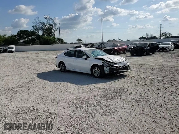 2025 Toyota Camry LE with VIN 4T1DAACK6SU537173, listed as a Copart auction lot 53202015 with 9,999 mi miles and Non Repairable. Bid and sale history available at DreamBid. Image 10.