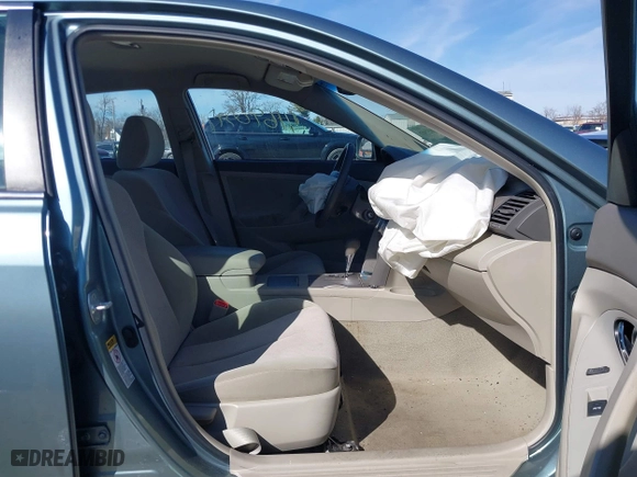 2011 Toyota Camry LE with VIN 4T1BK3EK1BU618272, listed as a IAAI auction lot 41690797 with 130,686 mi miles. Bid and sale history available at carsss.com. Image 5.