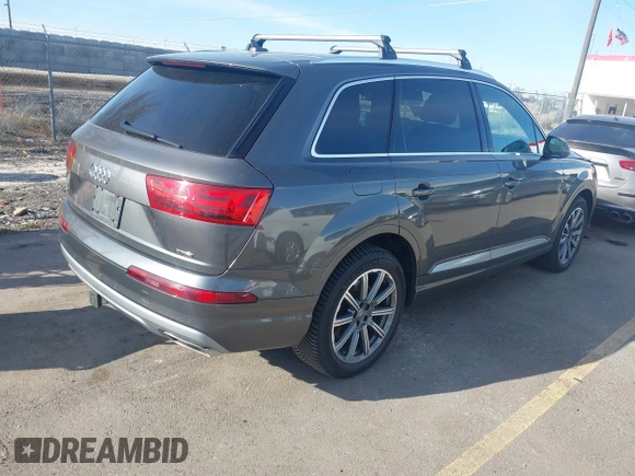 2018 Audi Q7 Premium Plus with VIN WA1LHAF78JD033266, listed as a IAAI auction lot 41749357 with 117,465 mi miles. Bid and sale history available at carsss.com. Image 4.