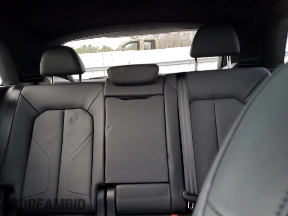 2024 Audi Q3 S line Premium z VIN WA1DECF36R1027887, wystawiony jako Copart lot #49717615 z przebiegiem 17 736 mil mil oraz Szkoda całkowita • Salvage title. Historia ofert i sprzedaży dostępna na DreamBid. Obrazek 10.