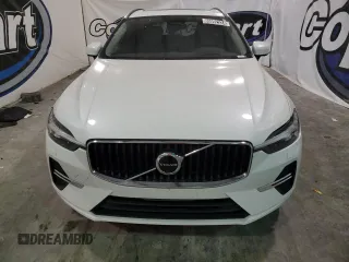 2022 Volvo XC60 Momentum z VIN YV4L12DK3N1033784, wystawiony jako Copart lot #86092324 z przebiegiem 56 299 mil mil oraz Czysty tytuł • Clean title. Historia ofert i sprzedaży dostępna na DreamBid. Obrazek 5.