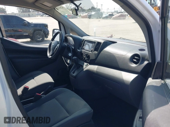 2019 Nissan NV200 SV with VIN 3N6CM0KN4KK710439, listed as a IAAI auction lot 42648330 with 33,060 mi miles and . Bid and sale history available at DreamBid. Image 5.