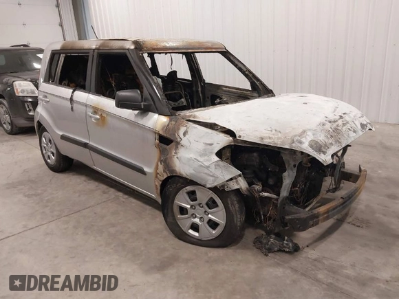 2012 Kia Soul with VIN KNDJT2A51C7429709, listed as a IAAI auction lot 41503105 with 1 mi miles. Bid and sale history available at carsss.com. Image 1.