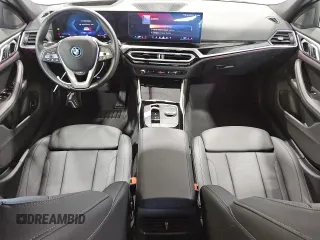 2024 BMW i4 eDrive40 z VIN WBY73AW04RFT37296, wystawiony jako Copart lot #55534975 z przebiegiem 18 786 mil mil oraz Czysty tytuł • Clean title. Historia ofert i sprzedaży dostępna na DreamBid. Obrazek 8.
