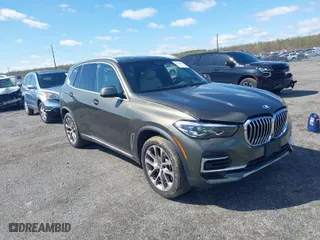 2022 BMW X5 xDrive40i with VIN 5UXCR6C06N9L83350, listed as a IAAI auction lot 41950890 with 29,701 mi miles. Bid and sale history available at carsss.com. Image 1.