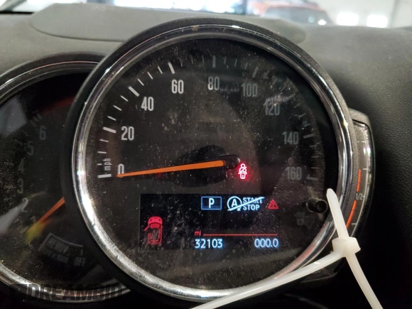 2018 MINI Countryman Cooper S with VIN WMZYT5C39J3E62282, listed as a Copart auction lot 53052945 with 32,103 mi miles and Salvage title. Bid and sale history available at DreamBid. Image 9.