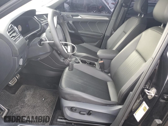 2022 Volkswagen Tiguan SE R-Line Black with VIN 3VV8B7AX2NM148304, listed as a Copart auction lot 81351484 with 46,348 mi miles and Salvage Title. Bid and sale history available at DreamBid. Image 7.