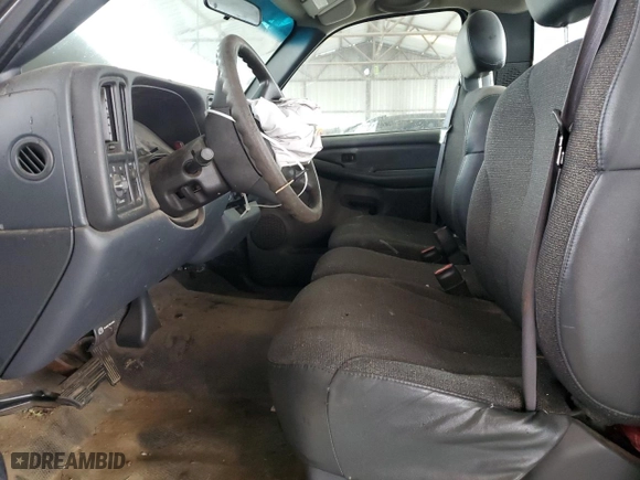 2000 Chevrolet Silverado 1500 with VIN 1GCEC14W0YE136208, listed as a Copart auction lot 45190775 with 152,016 mi miles and Salvage Title. Bid and sale history available at carsss.com. Image 7.