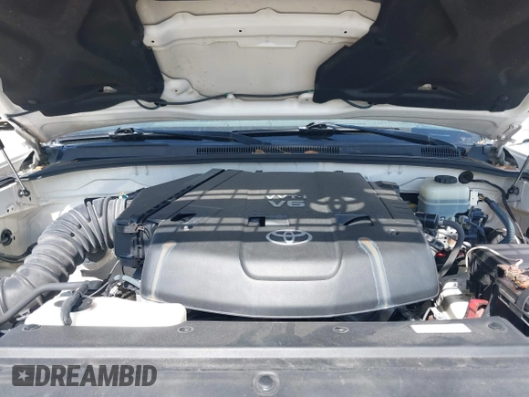 2006 Toyota 4Runner SR5 with VIN JTEZU14R260071750, listed as a IAAI auction lot 41817834 with 298,154 mi miles and . Bid and sale history available at DreamBid. Image 10.