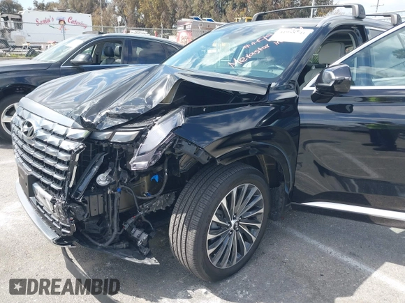 2024 Hyundai Palisade Calligraphy z VIN KM8R74GEXRU678526, wystawiony jako IAAI lot #41958741 z przebiegiem 2 666 mil mil oraz . Historia ofert i sprzedaży dostępna na DreamBid. Obrazek 6.