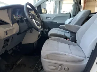 2020 Toyota Sienna LE Auto Access Seat with VIN 5TDKZ3DC2LS081721, listed as a Copart auction lot 63056365 with 67,679 mi miles and Clean title. Bid and sale history available at DreamBid. Image 7.