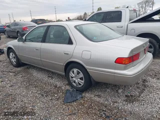 2000 Toyota Camry CE with VIN JT2BG22K2Y0447819, listed as a IAAI auction lot 42082746 with 98,578 mi miles. Bid and sale history available at carsss.com. Image 3.
