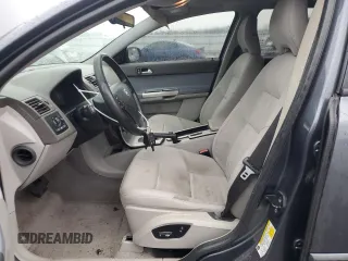2009 Volvo V50 2.4L with VIN YV1MW382892470425, listed as a Copart auction lot 85519124 with 110,508 mi miles and Salvage Title. Bid and sale history available at carsss.com. Image 7.