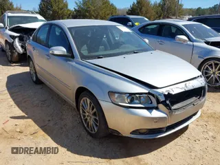 2010 Volvo S40 with VIN YV1382MS7A2497738, listed as a IAAI auction lot 41854740 with 186,608 mi miles. Bid and sale history available at carsss.com. Image 1.