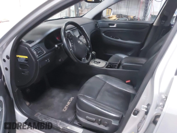 2013 Hyundai Genesis 3.8L z VIN KMHGC4DD4DU217488, wystawiony jako IAAI lot #41021234 z przebiegiem 204 960 mil mil oraz . Historia ofert i sprzedaży dostępna na DreamBid. Obrazek 5.