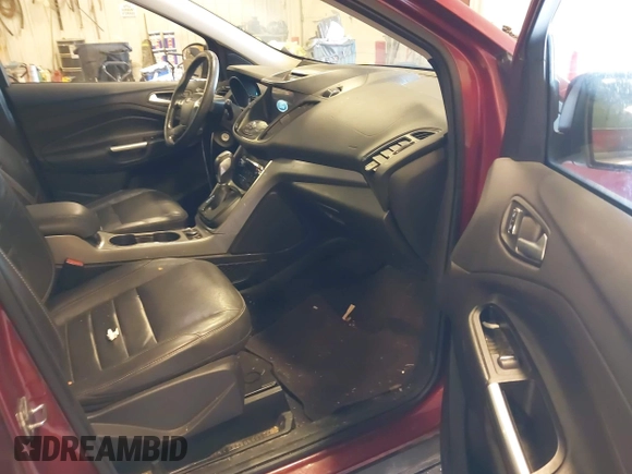 2016 Ford Escape SE with VIN 1FMCU9G96GUB81842, listed as a IAAI auction lot 41942182 with 207,112 mi miles. Bid and sale history available at carsss.com. Image 5.