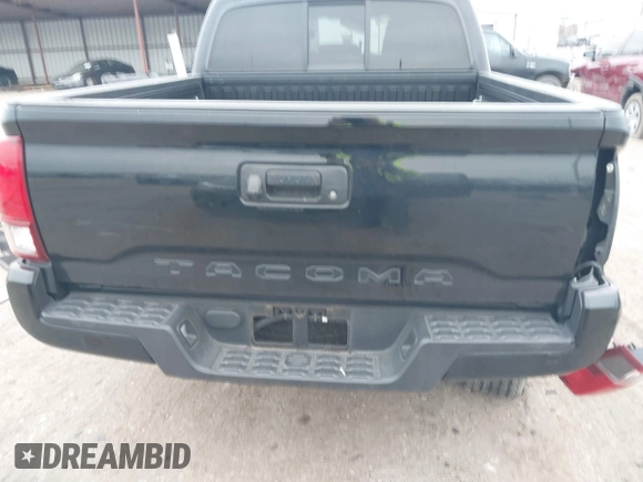 2021 Toyota Tacoma SR z VIN 5TFAX5GNXMX193978, wystawiony jako IAAI lot #41595827 z przebiegiem 43 999 mil mil oraz . Historia ofert i sprzedaży dostępna na DreamBid. Obrazek 16.