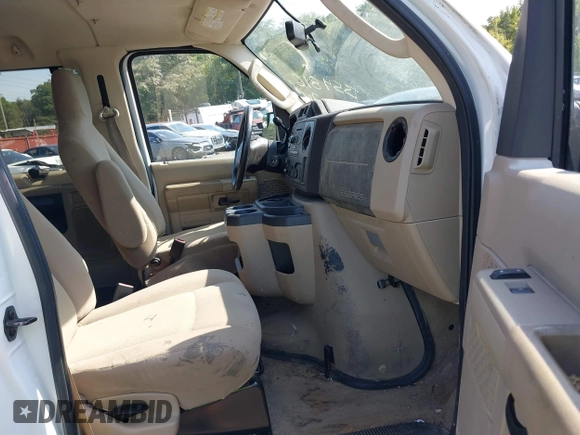 2012 Ford Econoline Passenger XL with VIN 1FBNE3BL1CDA45143, listed as a IAAI auction lot 40248086 with 83,034 mi miles. Bid and sale history available at carsss.com. Image 5.