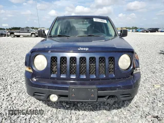 2012 Jeep Patriot Latitude with VIN 1C4NJRFB0CD624281, listed as a Copart auction lot 53113805 with 131,030 mi miles and Salvage Title. Bid and sale history available at carsss.com. Image 5.