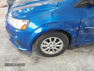 2020 Chevrolet Sonic LT z VIN 1G1JD5SB2L4138455, wystawiony jako IAAI lot #41651103 z przebiegiem 34 349 mil mil oraz . Historia ofert i sprzedaży dostępna na DreamBid. Obrazek 6.