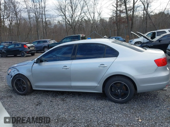 2011 Volkswagen Jetta SEL z VIN 3VWLZ7AJ0BM343973, wystawiony jako IAAI lot #40959406 z przebiegiem 84 187 mil mil oraz . Historia ofert i sprzedaży dostępna na DreamBid. Obrazek 14.