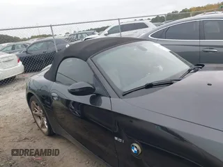 2008 BMW Z4 3.0i z VIN 4USBU33518LW76029, wystawiony jako IAAI lot #40755962 z przebiegiem 112 963 mil mil oraz . Historia ofert i sprzedaży dostępna na DreamBid. Obrazek 13.