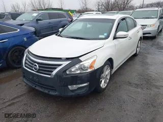 2013 Nissan Altima 2.5 SL with VIN 1N4AL3AP0DC106046, listed as a IAAI auction lot 41832840 with 98,522 mi miles. Bid and sale history available at carsss.com. Image 2.