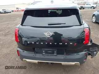 2025 MINI Countryman S z VIN WMZ23GA06S7P27483, wystawiony jako IAAI lot #42043477 z przebiegiem 3 781 mil mil oraz . Historia ofert i sprzedaży dostępna na DreamBid. Obrazek 16.