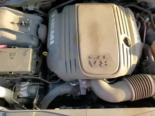 2018 Chrysler 300 S с VIN 2C3CCABTXJH274812, выставлен на аукционе Copart как лот 68945565 с пробегом 127 351 миль миль и Списание • Salvage title. История ставок и продаж доступна на DreamBid. Изображение 14.
